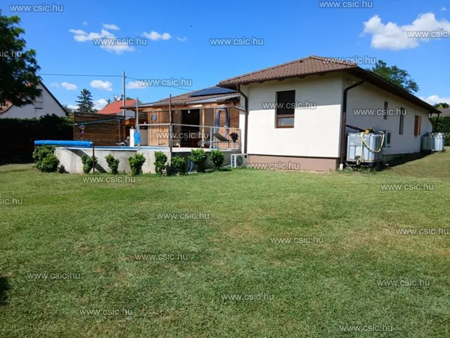 Eladó ház Fót 180 nm