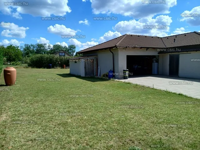 Eladó ház Fót 180 nm
