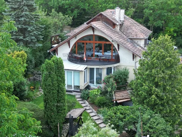 Eladó ház Budakalász 250 nm