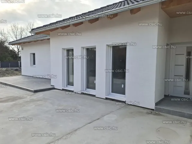 Eladó ház Iváncsa 99 nm