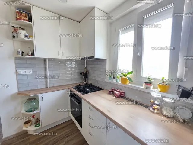 Eladó lakás Budapest III. kerület 66 nm
