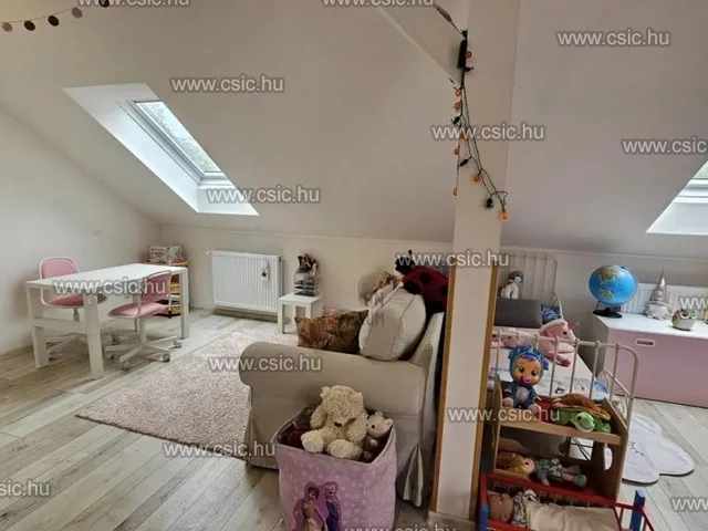 Eladó ház Biatorbágy 180 nm
