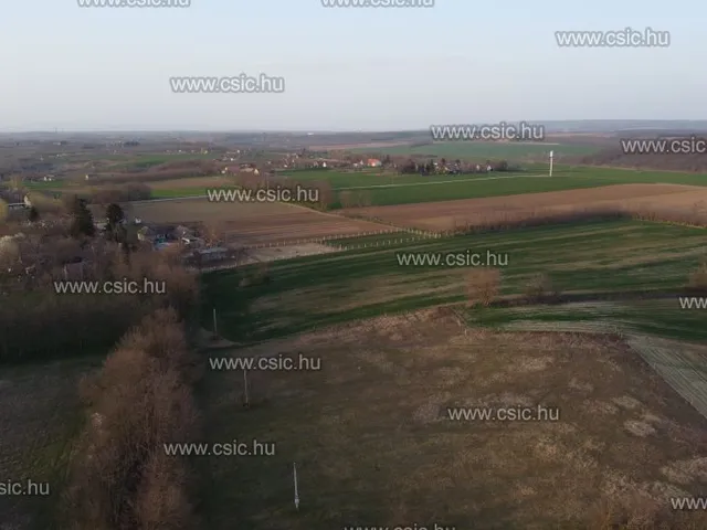 Eladó telek Öreglak 66 nm