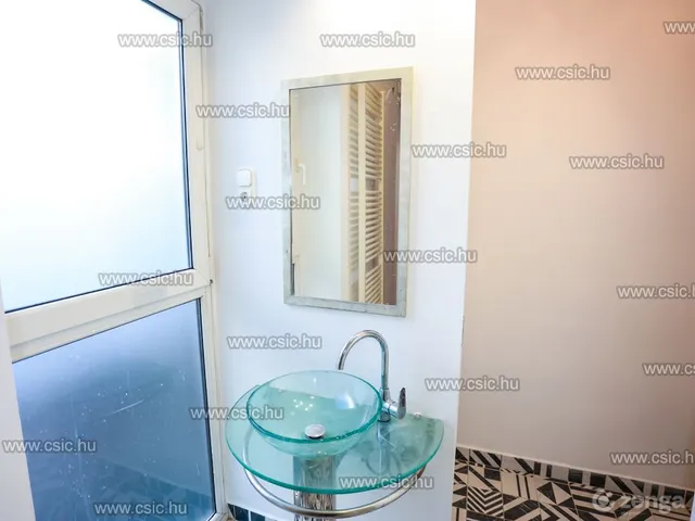 Eladó lakás Budapest II. kerület, Víziváros 126 nm