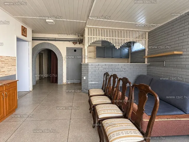 Eladó ház Érd 348 nm