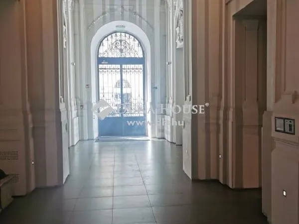 Eladó kereskedelmi és ipari ingatlan Budapest V. kerület, Lipótváros 110 nm