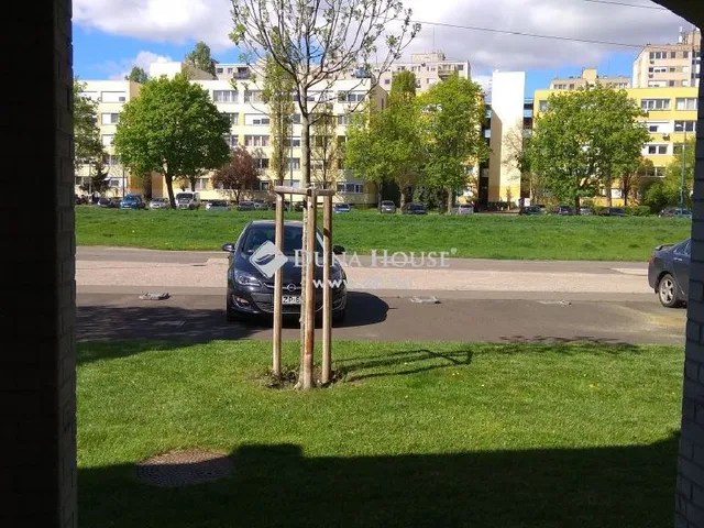 Eladó kereskedelmi és ipari ingatlan Budapest XIV. kerület, Alsórákos 273 nm