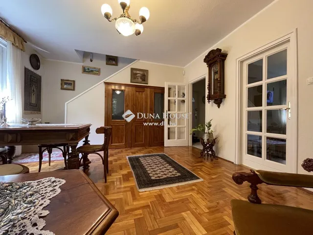 Eladó lakás Budapest XII. kerület, Istenhegy 159 nm