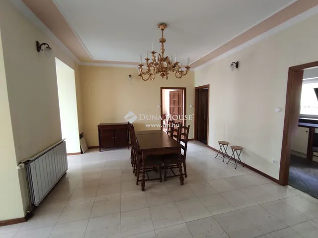 Eladó ház Budapest III. kerület, Testvérhegy 497 nm