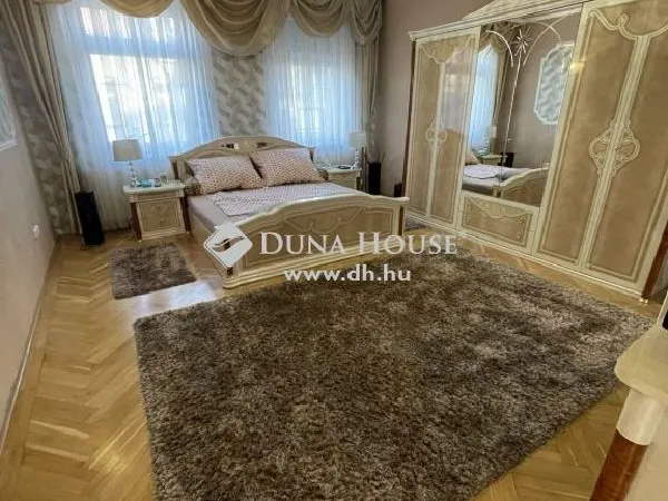 Eladó ház Budapest XV. kerület, Rákospalota 320 nm