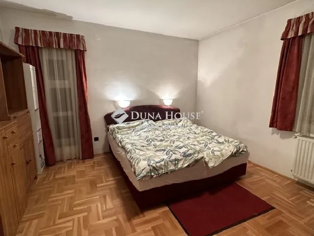 Eladó ház Budapest II. kerület, Pesthidegkút-Ófalu 286 nm