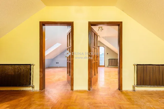 Eladó ház Budapest XII. kerület, Széchenyi-hegy 421 nm