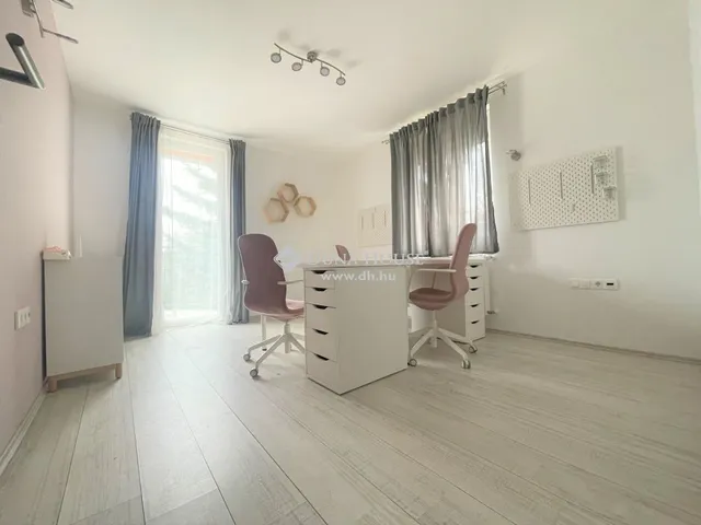 Eladó ház Budapest III. kerület, Testvérhegy 432 nm