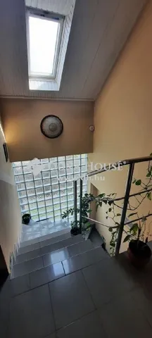 Eladó kereskedelmi és ipari ingatlan Budapest XVI. kerület, Mátyásföld 280 nm