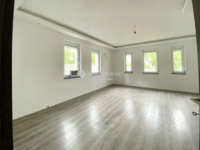 Eladó ház Budapest XVI. kerület, Rákosszentmihály 150 nm