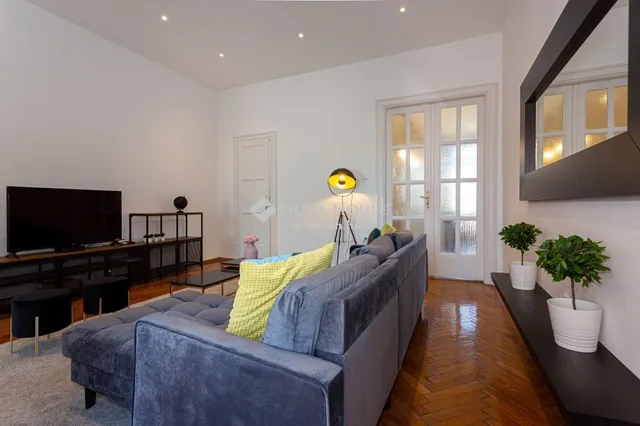 Eladó lakás Budapest VI. kerület, Nagykörúton belüli terület 134 nm