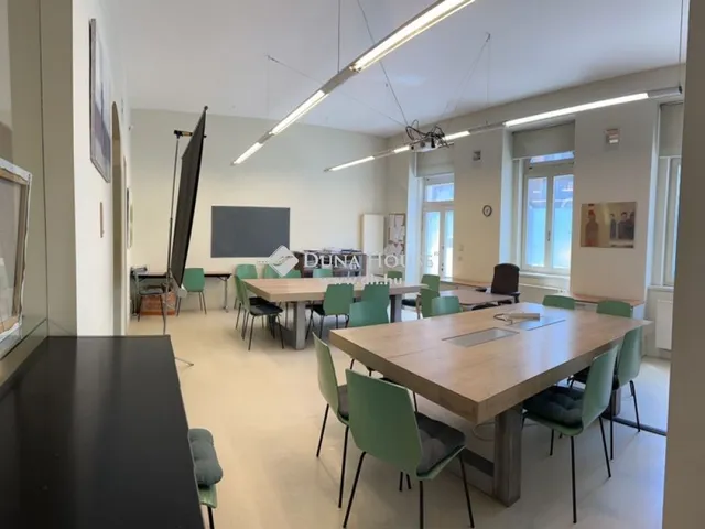 Eladó lakás Budapest VI. kerület, Nagykörúton kívüli terület 98 nm