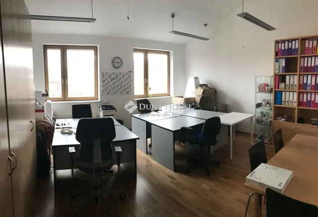 Eladó kereskedelmi és ipari ingatlan Budapest I. kerület, Krisztinaváros I. ker. 31 nm