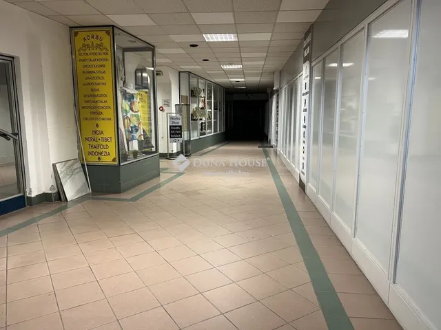 Eladó kereskedelmi és ipari ingatlan Budapest XI. kerület, Kelenföld 820 nm