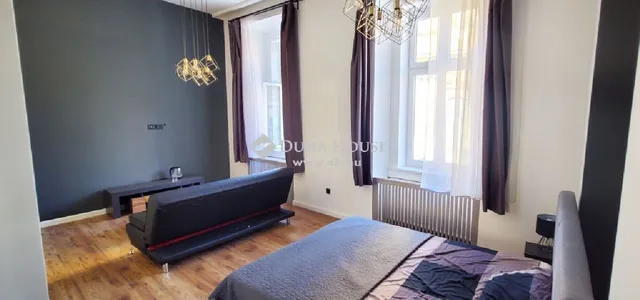 Eladó lakás Budapest VI. kerület, Nagykörúton belüli terület 171 nm