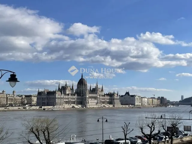 Eladó lakás Budapest II. kerület, Felhévíz II. ker. 143 nm