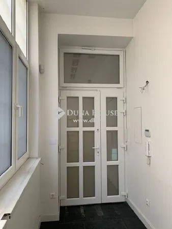 Eladó lakás Budapest VI. kerület, Nagykörúton kívüli terület 100 nm