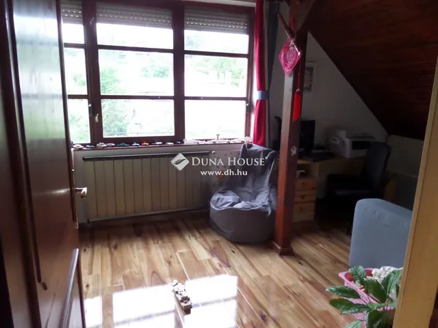Eladó ház Budapest II. kerület, Rézmál 260 nm