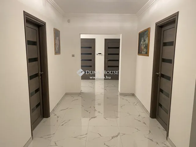 Eladó ház Érd 200 nm