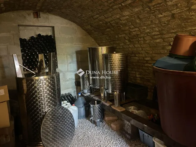 Eladó ház Csopak 140 nm