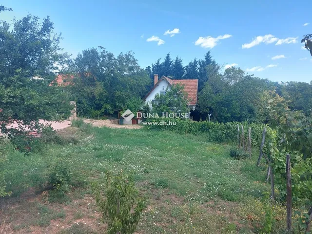 Eladó ház Csopak 140 nm