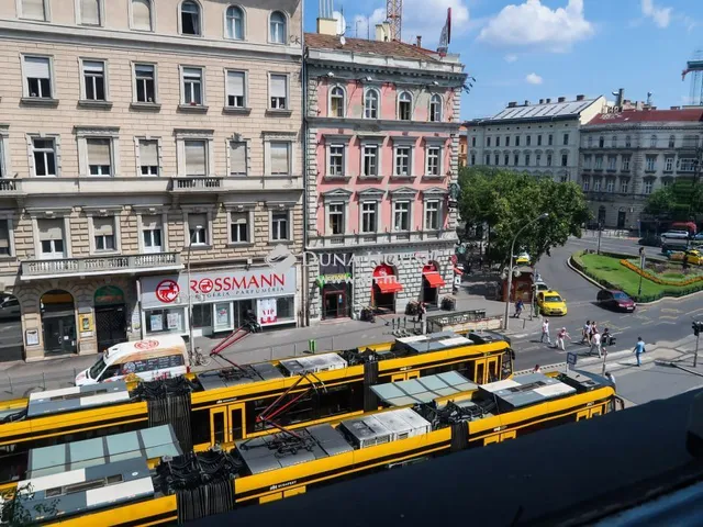 Eladó lakás Budapest VI. kerület, Nagykörúton belüli terület 90 nm