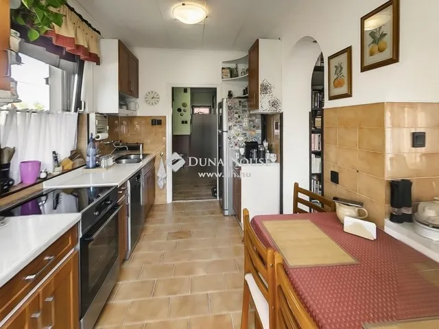 Eladó ház Budapest XI. kerület, Kelenvölgy 276 nm