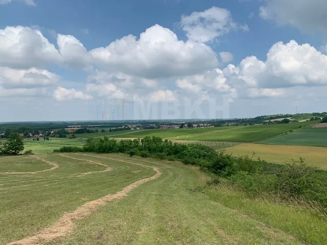 Eladó telek Győrújbarát 77841 nm