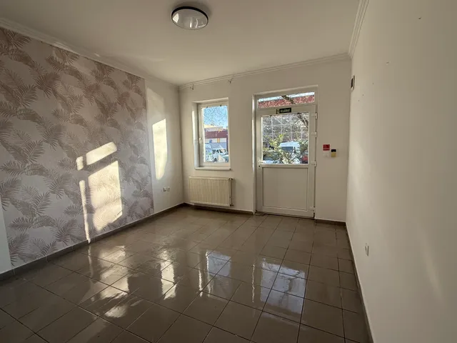 Kiadó kereskedelmi és ipari ingatlan Nyíregyháza, Belváros, Búza 22 nm