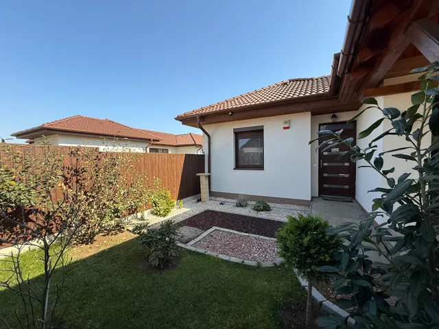 Kiadó ház Nyíregyháza, Borbánya 106 nm