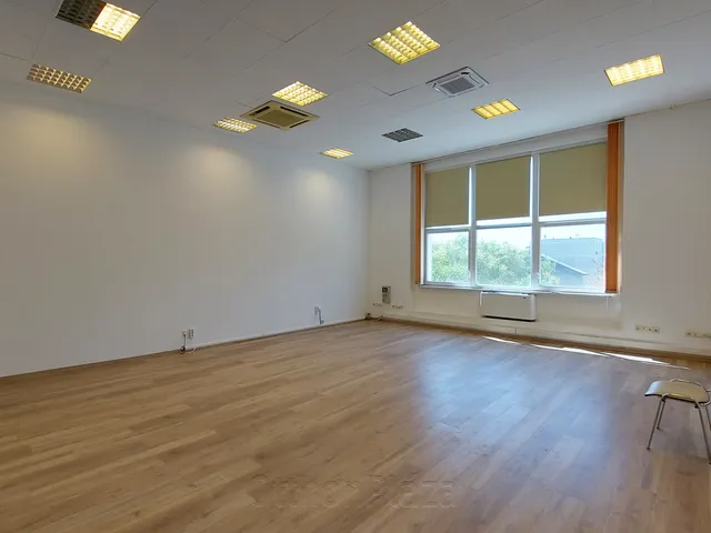 Kiadó kereskedelmi és ipari ingatlan Budapest XIII. kerület, Angyalföld, Reitter Ferenc utca 136 nm