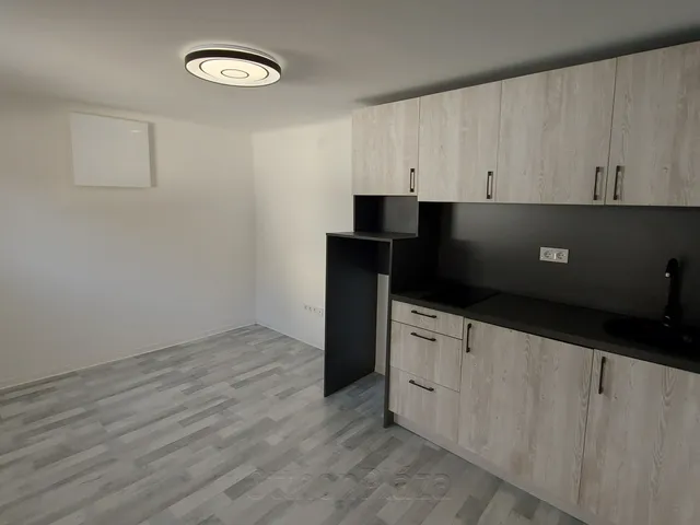 Eladó lakás Budapest XV. kerület, Rákospalota 14 nm