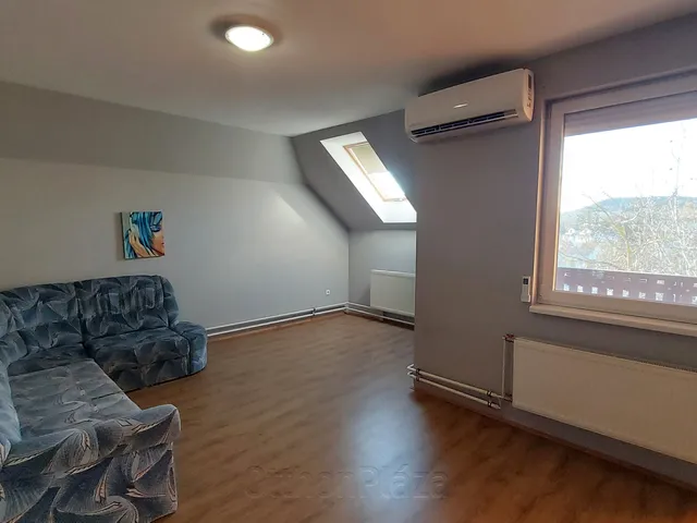 Kiadó lakás Üröm 108 nm