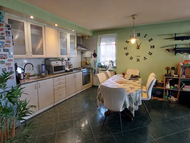 Eladó lakás Budapest XIII. kerület, Angyalföld, Csata utca 115 nm