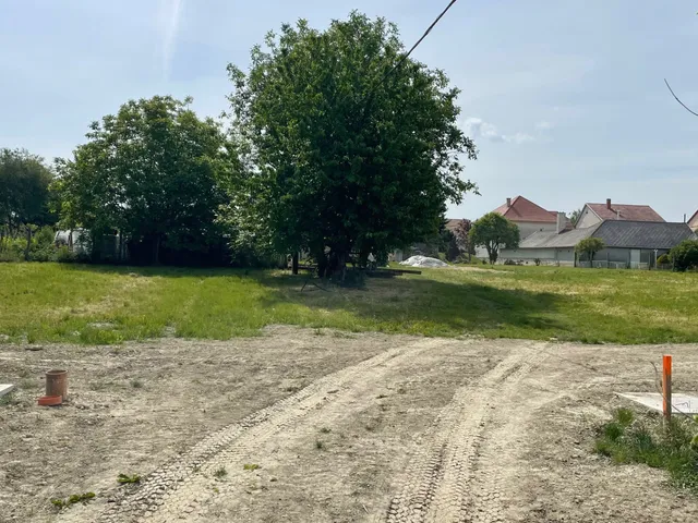 Eladó telek Nyúl 845 nm