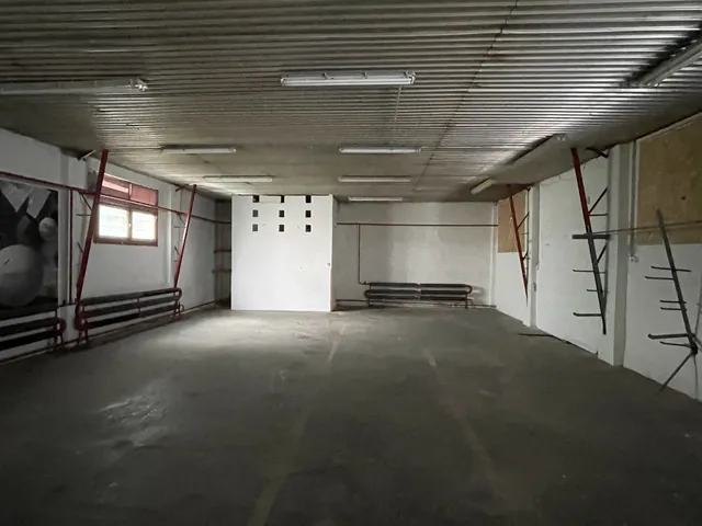 Kiadó kereskedelmi és ipari ingatlan Győr 172 nm