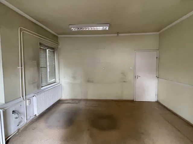 Kiadó kereskedelmi és ipari ingatlan Győr 172 nm