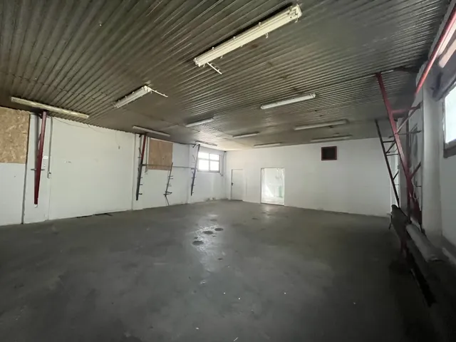 Kiadó kereskedelmi és ipari ingatlan Győr 172 nm