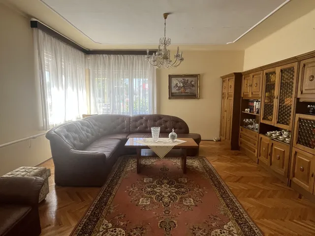 Eladó lakás Győr, Szabadhegy 120 nm