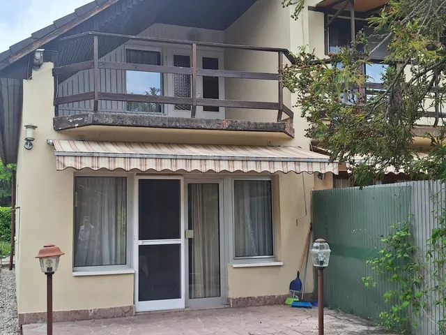 Eladó üdülő és hétvégi ház Balatonkenese 170 nm