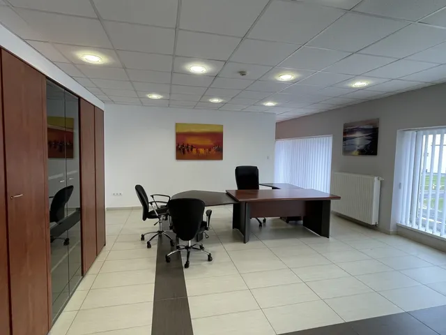 Kiadó kereskedelmi és ipari ingatlan Győr, Ipari park 70 nm