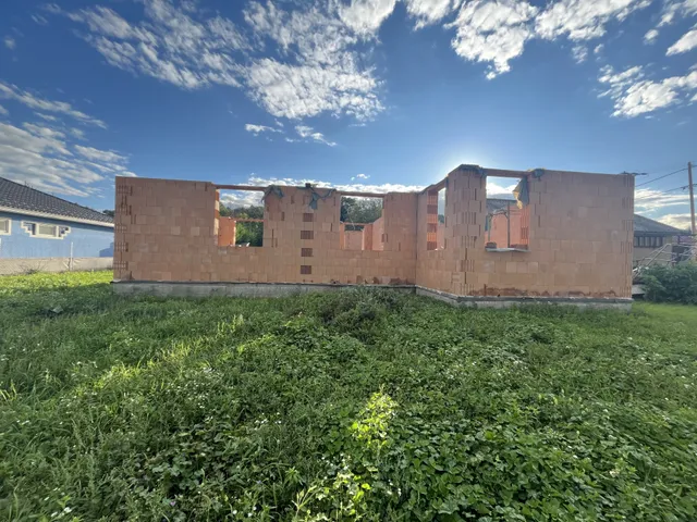 Eladó telek Győrújbarát 1787 nm