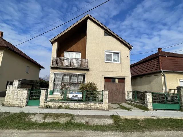 Eladó ház Nyúl 133 nm