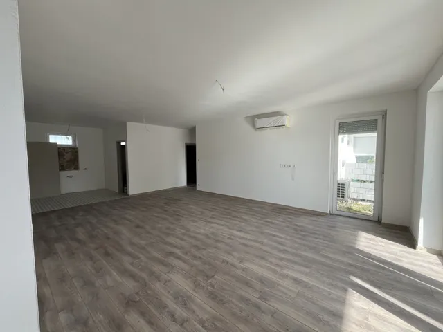 Eladó ház Győrladamér 102 nm