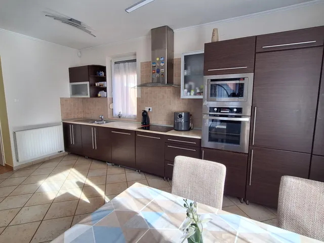 Eladó lakás Győr, Ménfőcsanak 74 nm